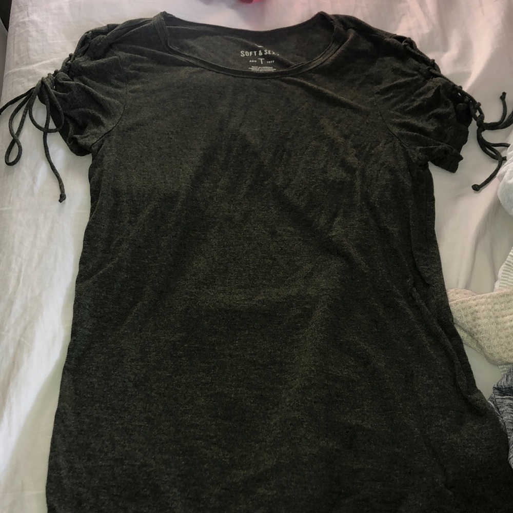 American Eagle T shirt